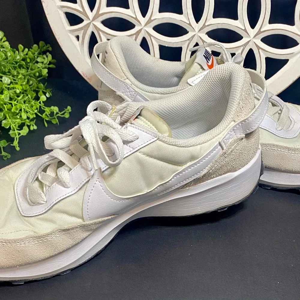 Men’s Nike Waffle Cream‎ and White Sneakers